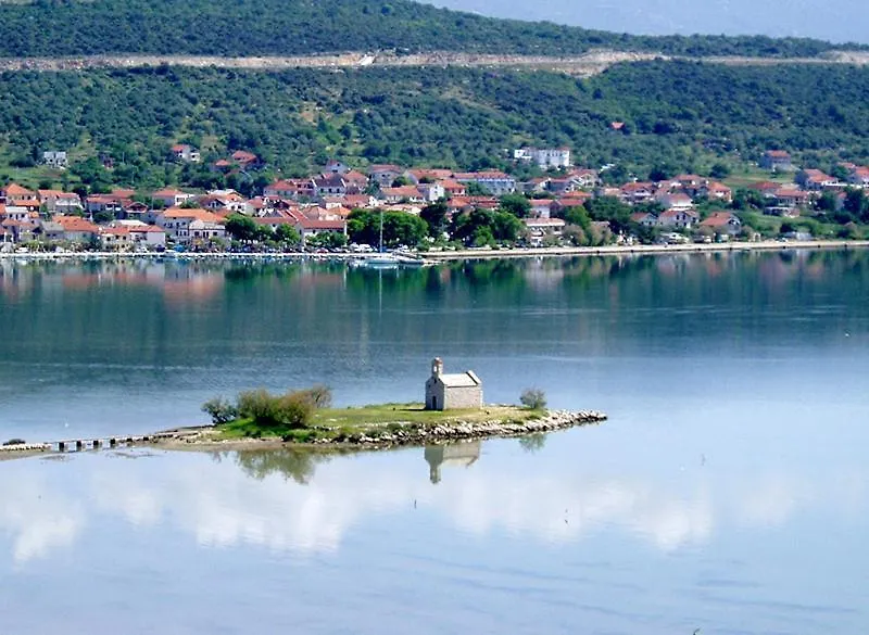 Appartement Apartmani Ajp Posedarje